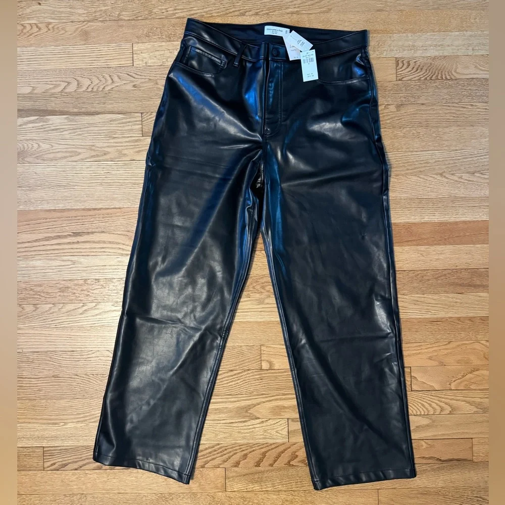 NWT Abercrombie Black Vegan Leather High Rise Loose Pant size 14 - Picture 5 of 10